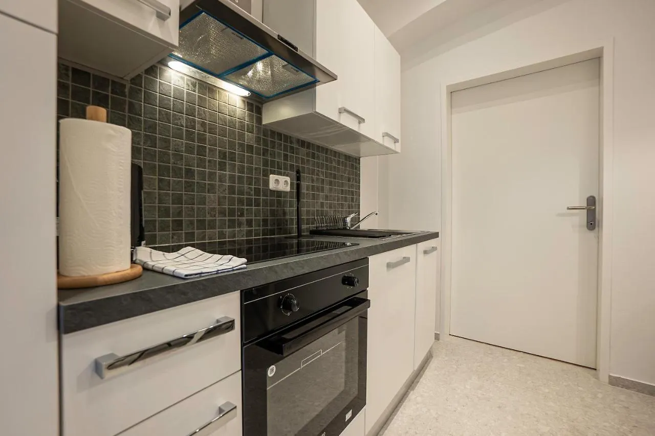 Experience Fresh Comfort In Our Brand-New Apartment In Vienna'S 17Th District
