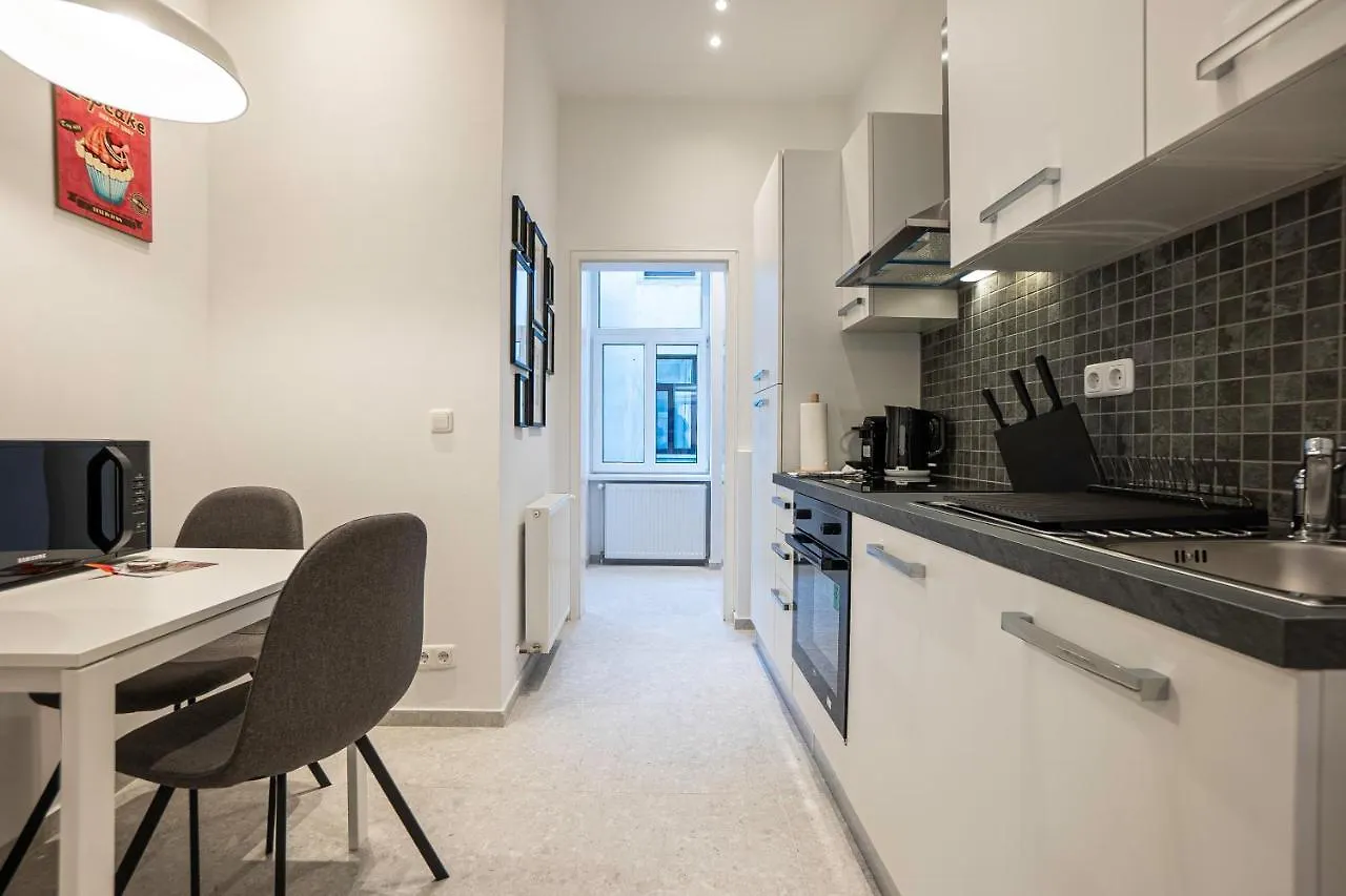 Experience Fresh Comfort In Our Brand-New Apartment In Vienna'S 17Th District 0*,