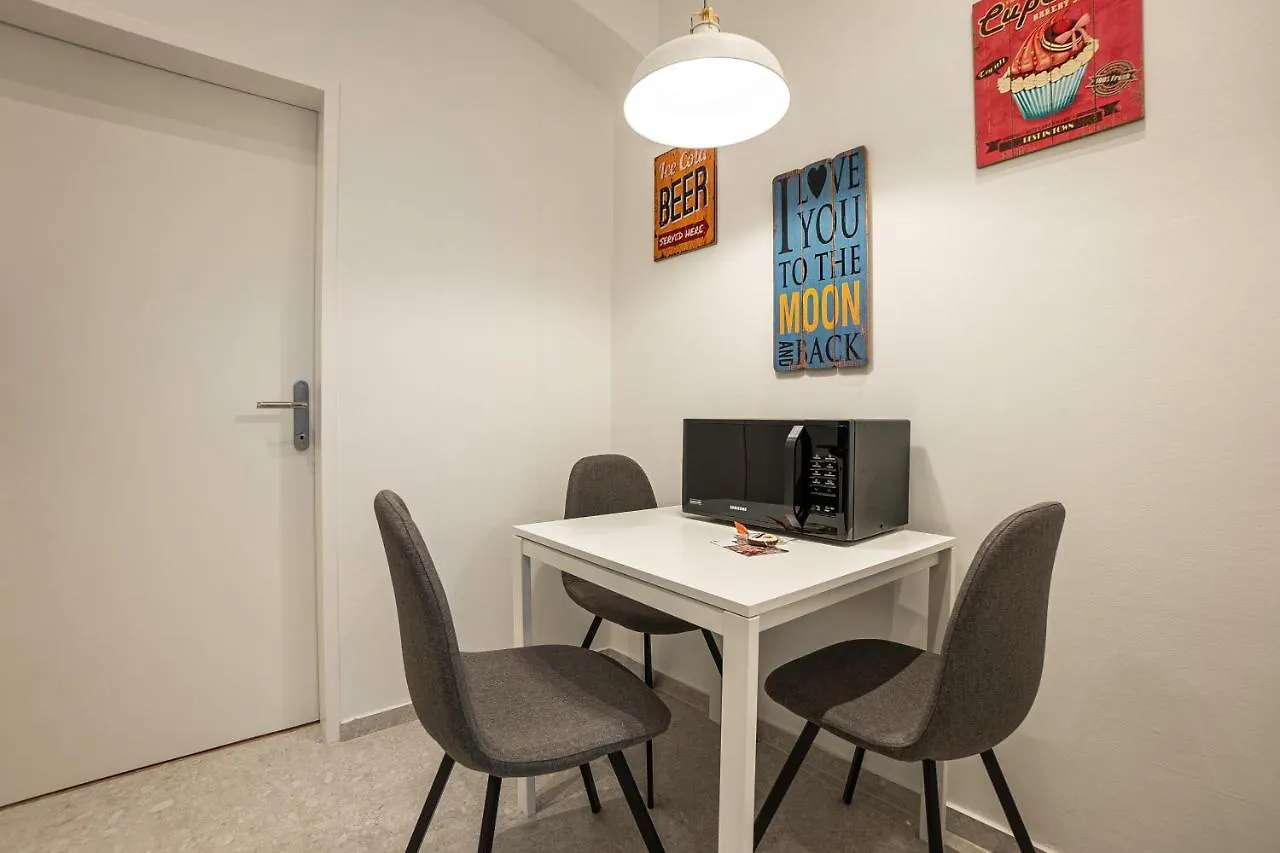 Experience Fresh Comfort In Our Brand-New Apartment In Vienna'S 17Th District